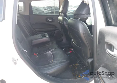 2018 Jeep Compass Latitude 4X4 из США, поврежденный, VIN 3C4NJDBB7JT154864